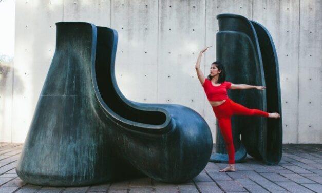 Laura Gutierrez Performs Alongside Carmen Herrera Art
