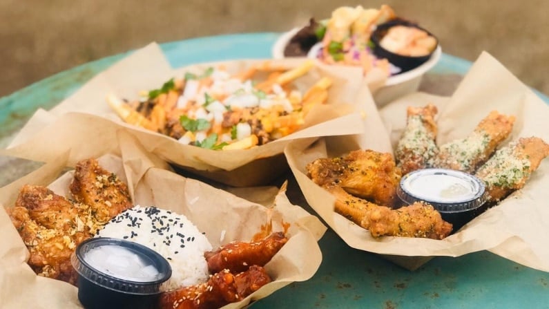 different wing flavors from Seoulside Wings
