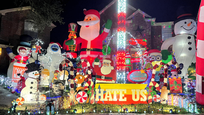 The biggest Christmas lights display in Pecan Grove