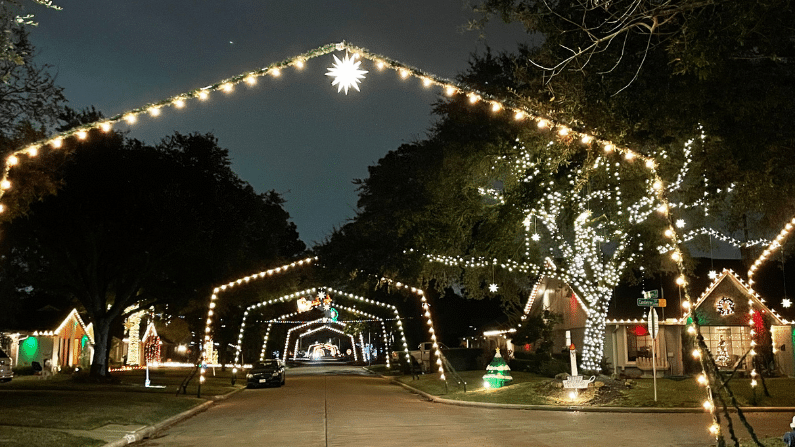 Christmas lights in Shepherd Park Plaza