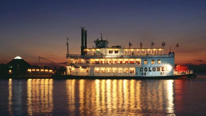 Dinner Cruise on the Colonel Paddlewheel