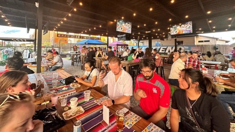 Sports Bars Houston - Best places to watch and cheer for your sports teams 14 East End Backyard