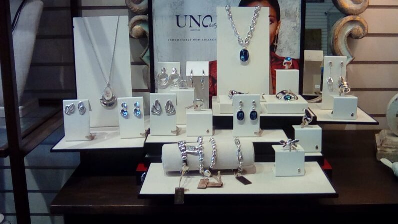 Valentine's Day gifts Houston TX - Jewelry for Hauerland's
