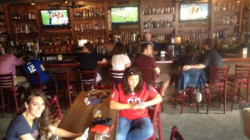 Sports Bars Houston - Underdog’s Pub