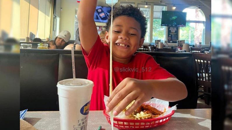Kids eat free Houston | Pluckers
