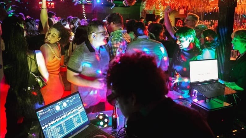 Best Bars Houston - Grand Prize Bar