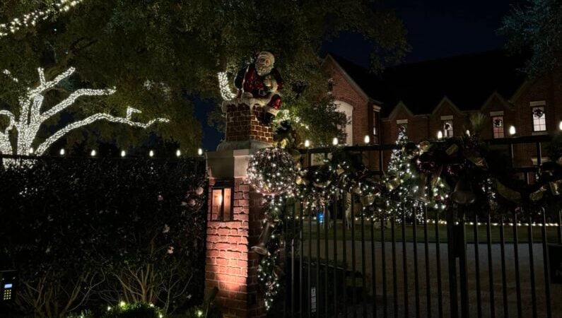 Christmas Lights Houston - River Oaks Christmas Lights