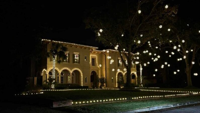 Christmas Lights Houston - River Oaks Christmas Lights