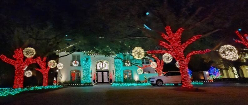 Tanglewood Christmas Lights - house of colorful lights