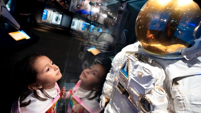 spring break camps Houston - Space Center Houston Explorer Camps
