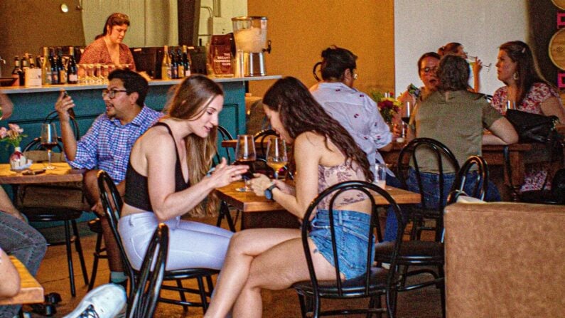 Wine Tasting Houston - Decant Urban Winery