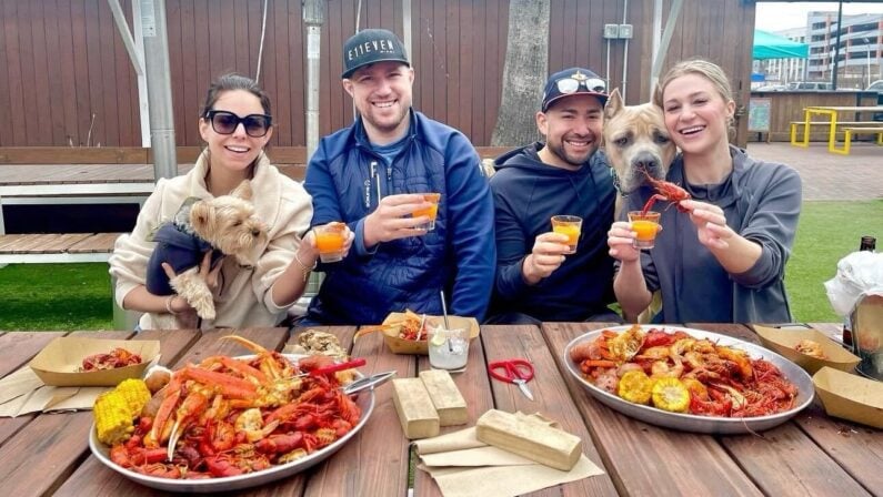 Best Crawfish Houston - Hot and Buttered