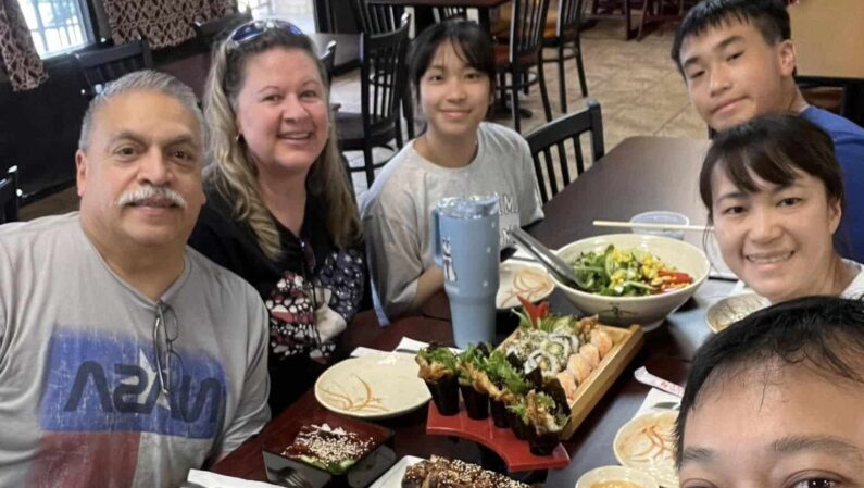 20 Best Cheap Restaurants Pearland – Mexican, Asian, and More! 3 Cheap Restaurants Pearland - Super Bowl