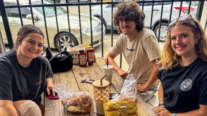 Restaurants with Patios in Galveston - Galveston Bagel Company