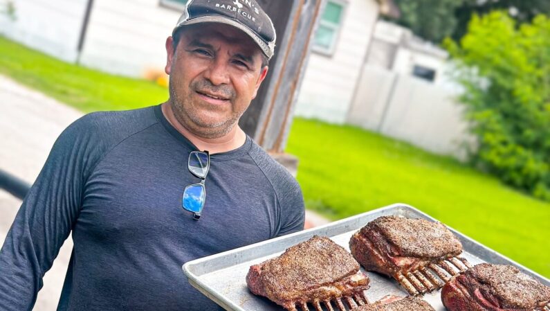 10 Best BBQ Houston Restaurants: Top Barbecue Spots to Try 2 BBQ Houston - Killen’s Barbecue
