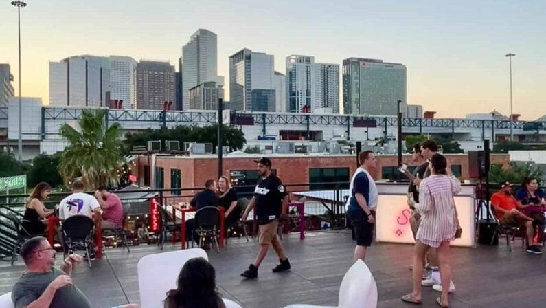 Houston’s Best Rooftop Bars with Misting Systems & Skyline Views 3 Houston Rooftop Bars - Sunset Rooftop Lounge