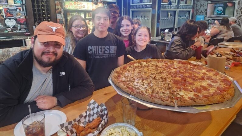 Best Cheap Pizza Spots in Houston Under $15 5 Cheap Pizza Houston - Dan's Pizza Co.