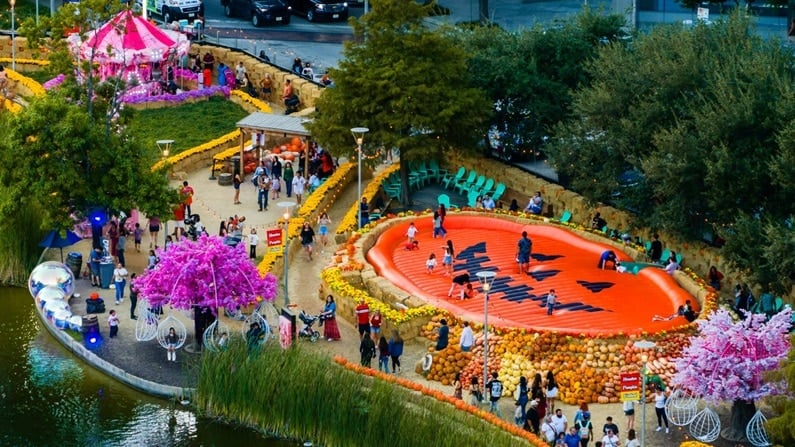 Fall Festivals Houston - Discovery Green Houston Pumpkin Festival