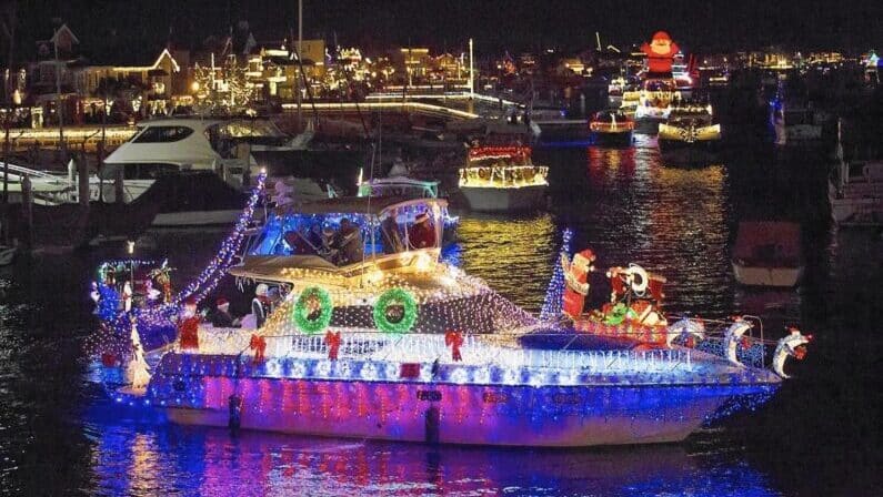 A Houston Holiday Bucket List: December 2026 Events in Houston for Adults 7 Christmas Boat Lane Parade